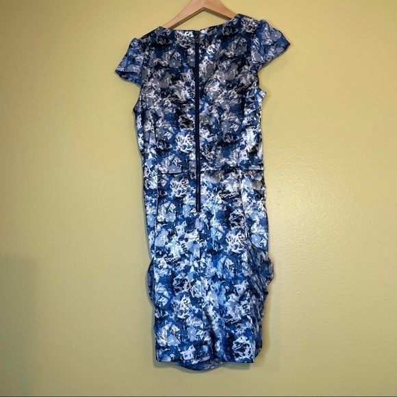 36. Guess Blue Floral Bodycon Cocktail Dress - Picture 4 of 8